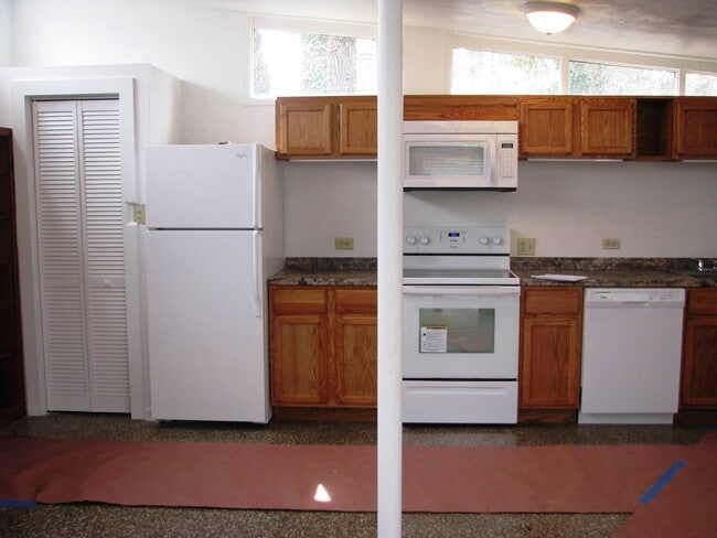 Building Photo - PENDING LEASE Foxhaven Farm Cottage