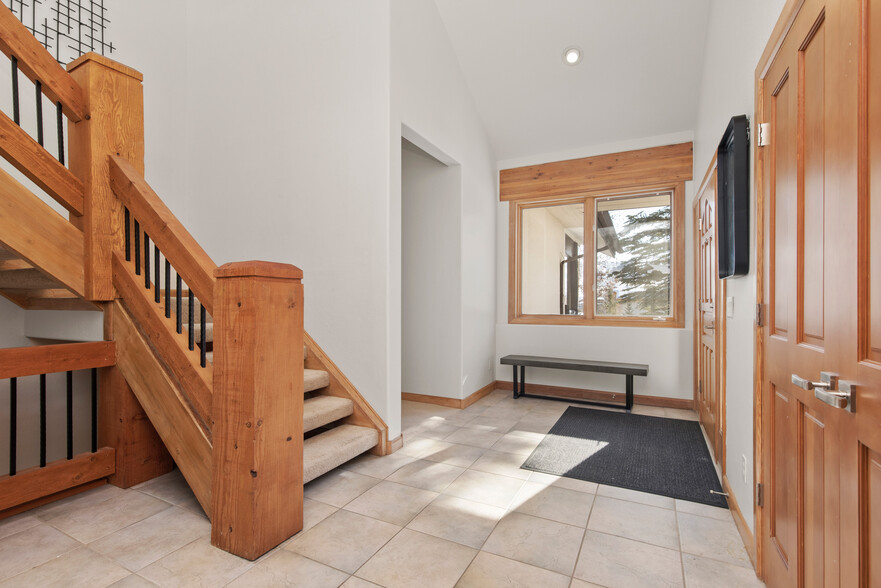 Building Photo - 3133 Mountain Ridge Ct