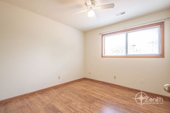 Building Photo - 6509 Louisiana Dr