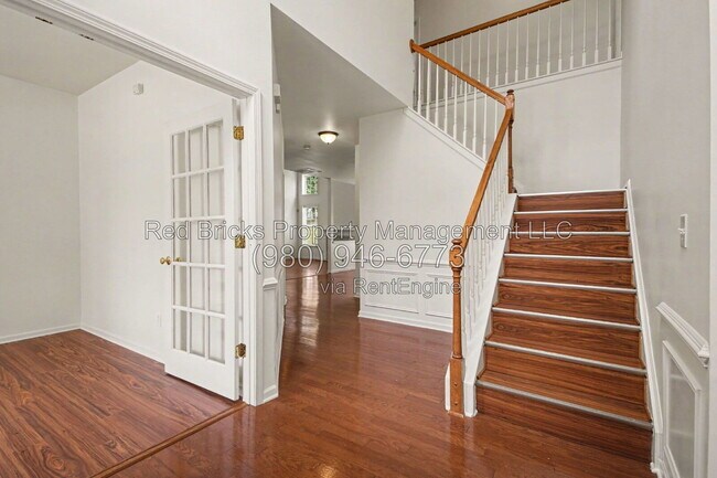 Building Photo - 7864 Whispering Wood Dr