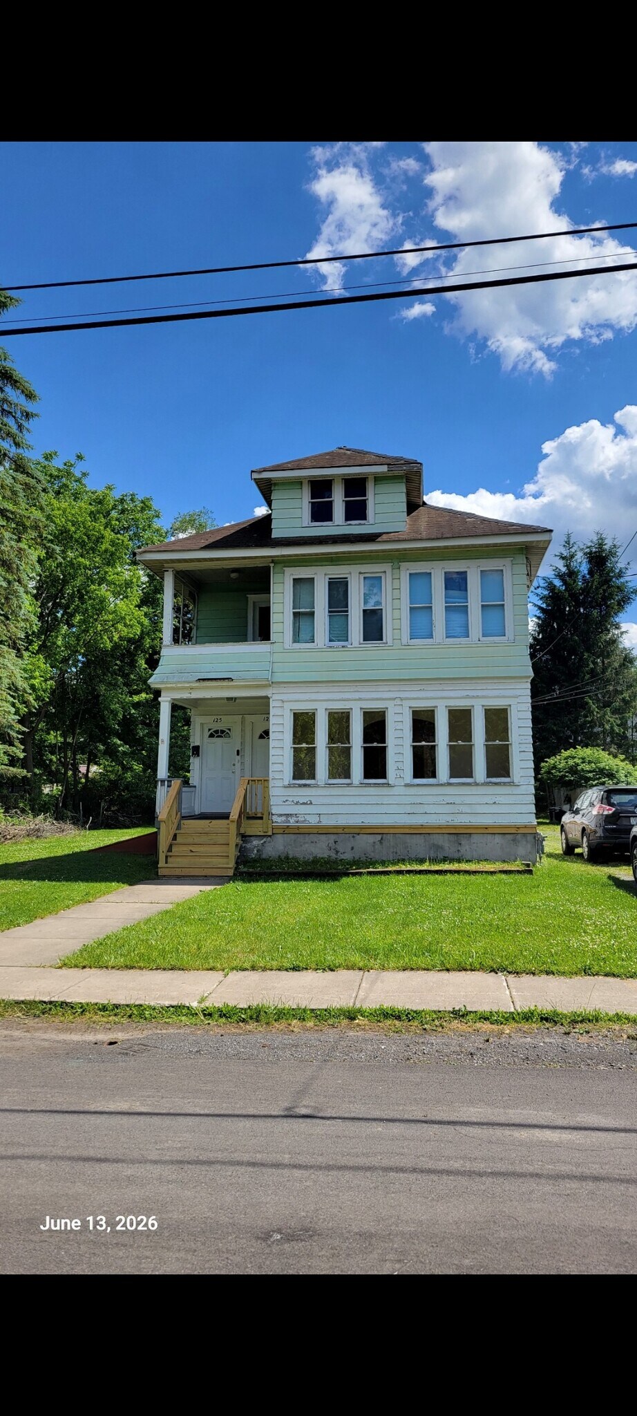 Building Photo - 127 Hutchinson Ave