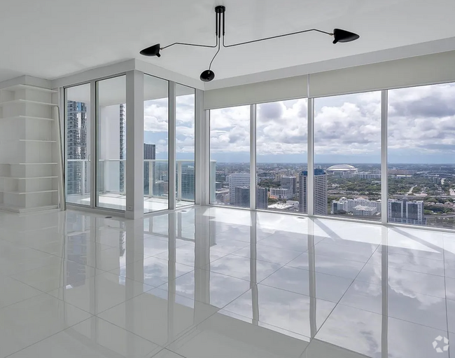 Building Photo - 1040 Biscayne Blvd