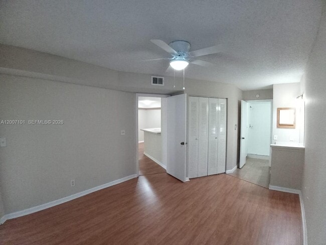 Building Photo - 9999 Summerbreeze Dr