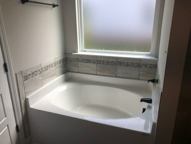 Building Photo - 103 Chancellor Ct