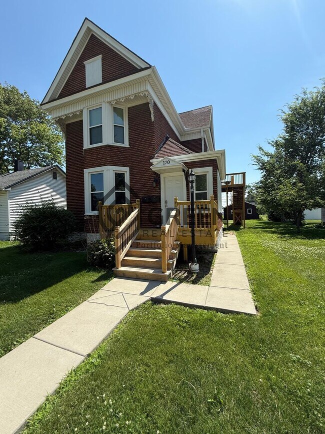 Primary Photo - Beautiful apartment in Bradley