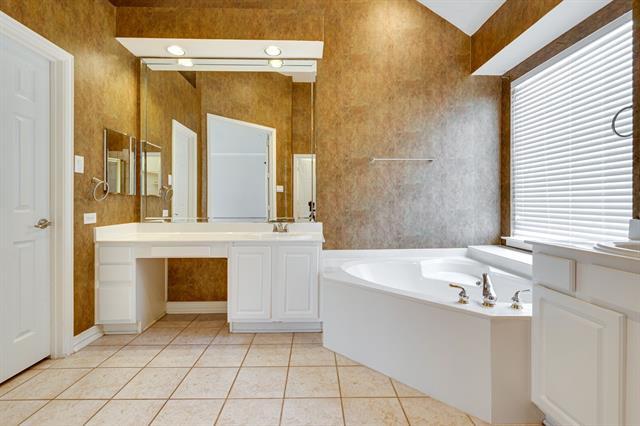 Building Photo - 4108 Marbella Dr