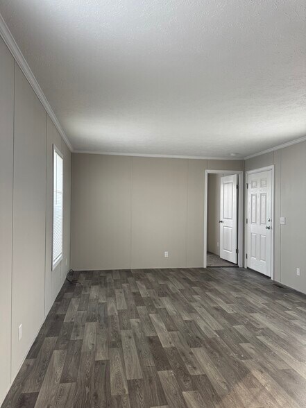 Building Photo - 2340 Maple Dr