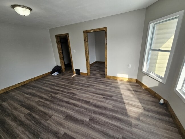 Building Photo - 3242 W 92nd St