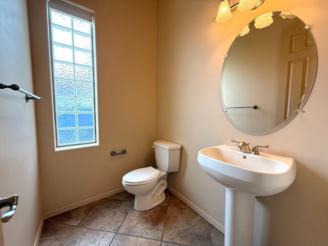 Building Photo - Beautiful home in Prescott Lakes