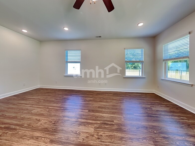 Building Photo - 1136 Alice Smalls Rd