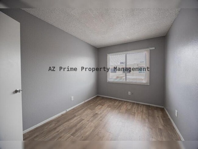 Building Photo - 5440 W Belleview St