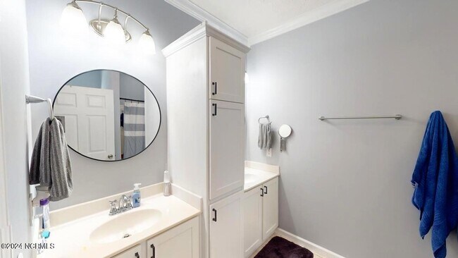 Building Photo - 3169 Pine Hill Dr SW