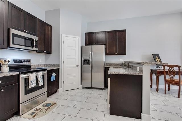 Building Photo - 53 Carriage Ln