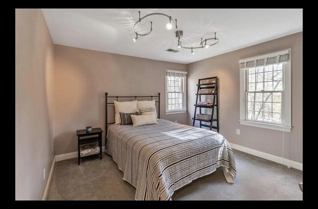 Building Photo - 7 Washburn St