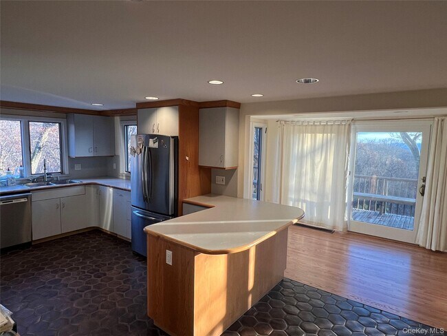 Building Photo - 76 Whippoorwill Pond Rd