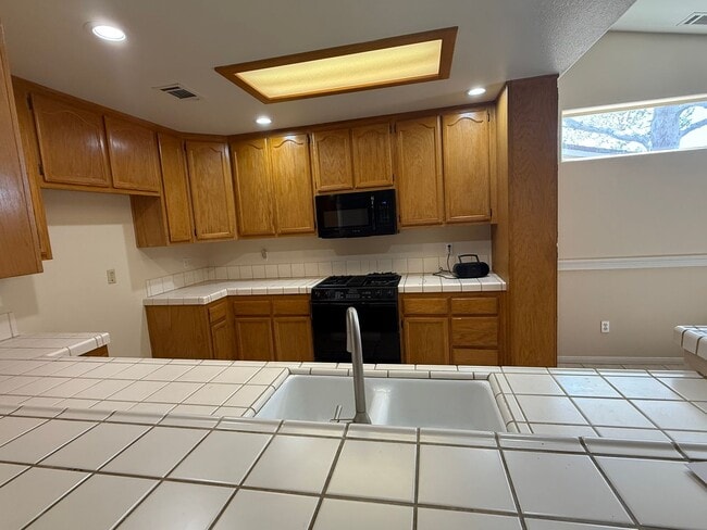 Building Photo - Beautiful Spring Valley Lake Home, 3 Bedrooms, 2 Bathrooms, New Paint