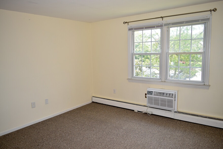 Bedroom - 49 Grandview Dr