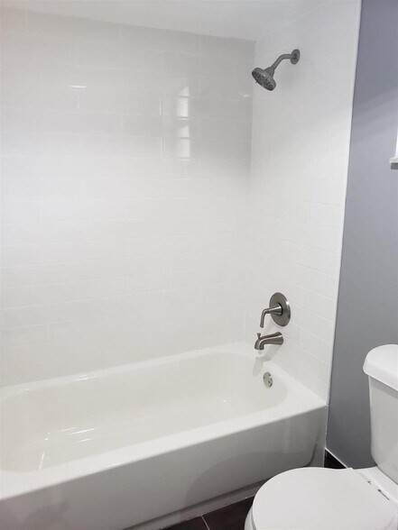 Building Photo - 406 NW 68th Ave