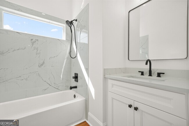 Building Photo - 1525 Tapestry Ridge SE