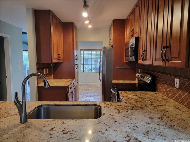 Building Photo - 91-1040 Kaipu St Ewa Beach, HI 96706