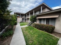 Building Photo - 3 Bed 2 Bath Downstairs Apartment For Rent in Whittier with 2 Car Garage