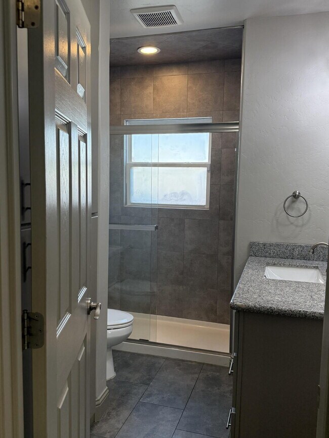 Building Photo - Your Perfect Apartment Just Dropped to $1,...