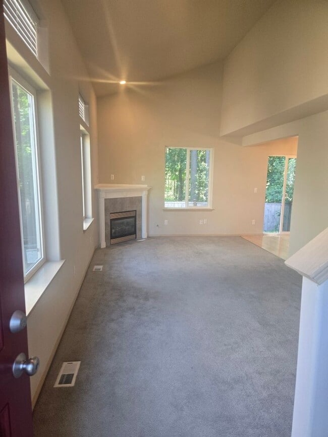 Building Photo - 3bd/2.5ba Maple Valley Home