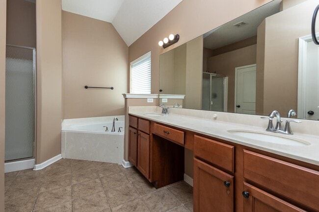 Building Photo - 12387 Bevan Dr