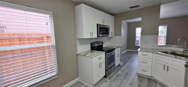 Building Photo - 11143 Bramblebrush St