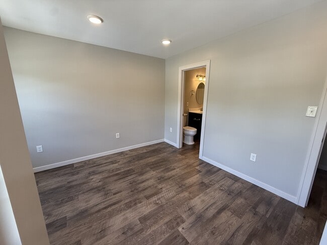 Building Photo - 211 Terrace Dr