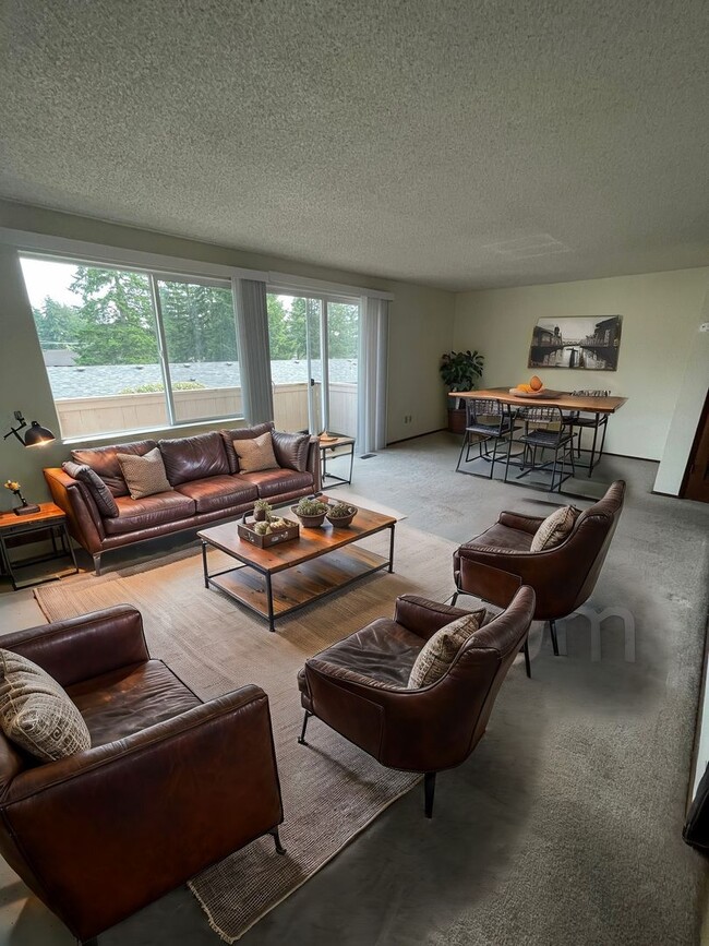 Building Photo - $500 Off 1st Full Month! 2 Bedroom Townhom...