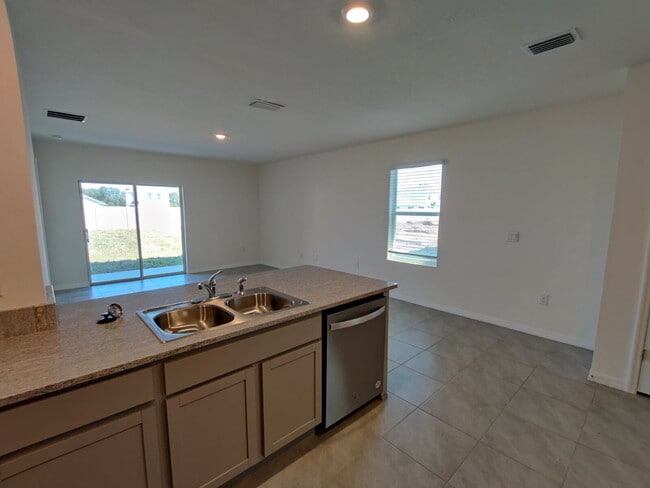 Building Photo - 33997 Jasper Stone Dr