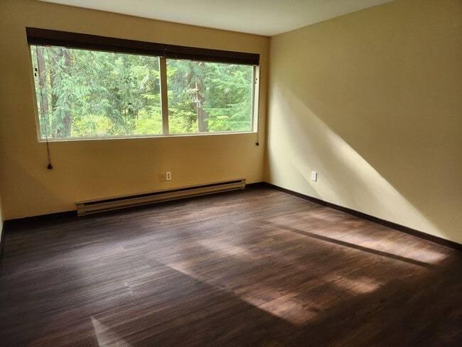 Building Photo - 2 Marigold Dr