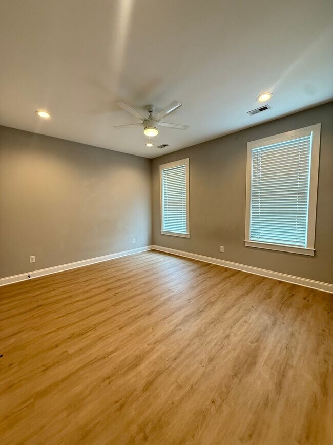 Building Photo - 9 Hanover St