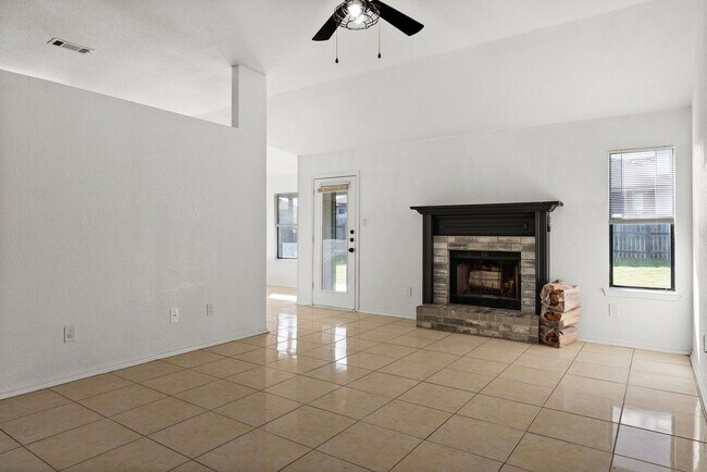 Building Photo - 4803 Topsey Dr