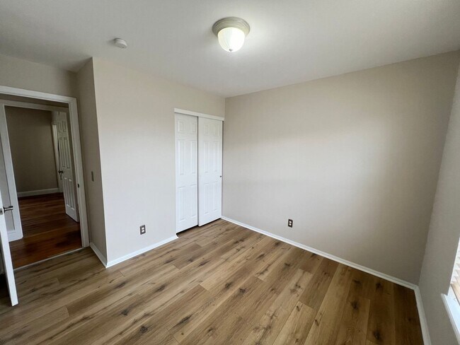 Building Photo - 3 Bedroom 2 Bath Home In the Francis Howel...