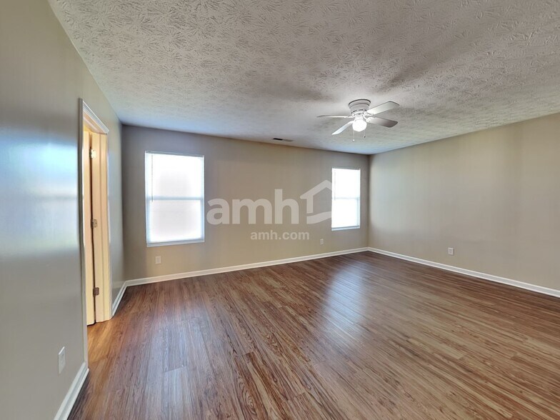 Building Photo - 5899 Brookstone Dr