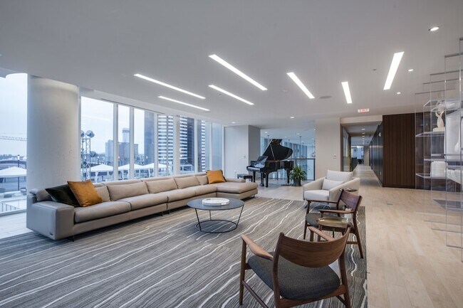 Building Photo - 515 Church St