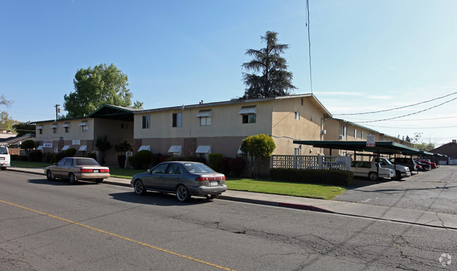 Primary Photo - Pinetree Garden Apartments