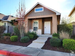 Building Photo - **Gorgeous 3 Bedroom 2 Bathroom Home in Au...