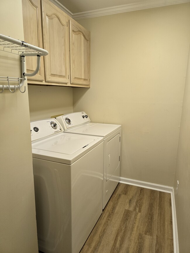 Building Photo - 517 Tanners Park Ct