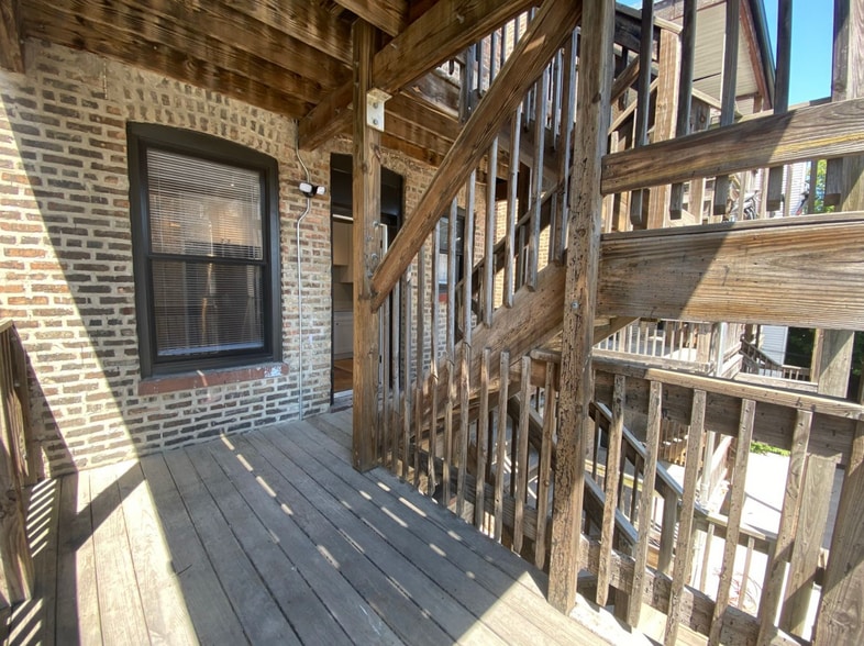 Building Photo - 1739 W Wallen Ave