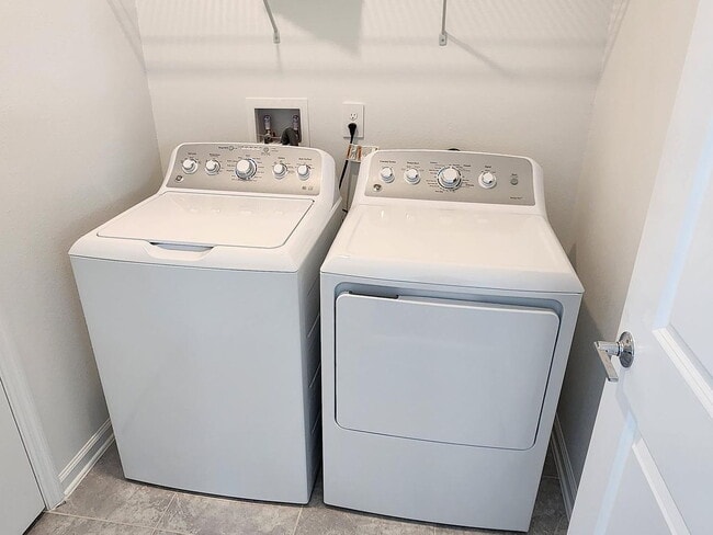 Building Photo - 4-Bed, 3-Bath Haven on Parable Way, Winter Garden!"