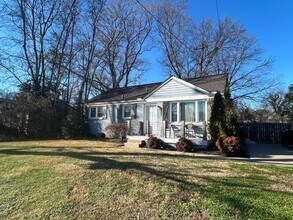 Building Photo - All Brick, Pet friendly cottage home