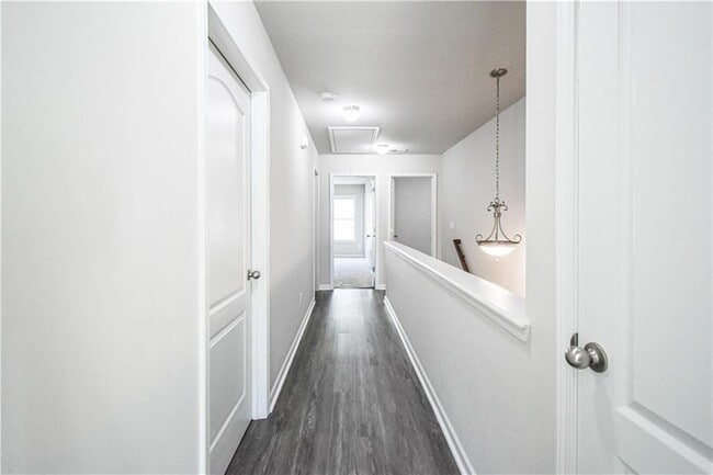 Building Photo - 158 Townview Dr