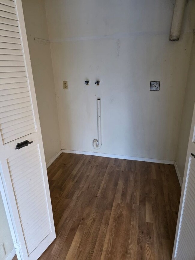 Building Photo - Move-In Ready 2BR/2BA Home