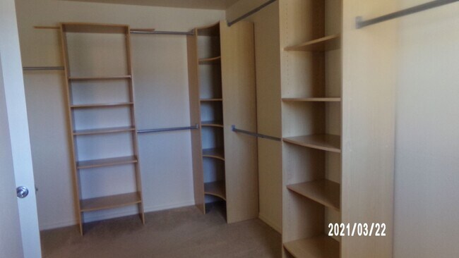 Building Photo - VISTA VERDE AT SUMMERLIN 3bd 2.5 bth WITH PRIVATE POOL & SPA