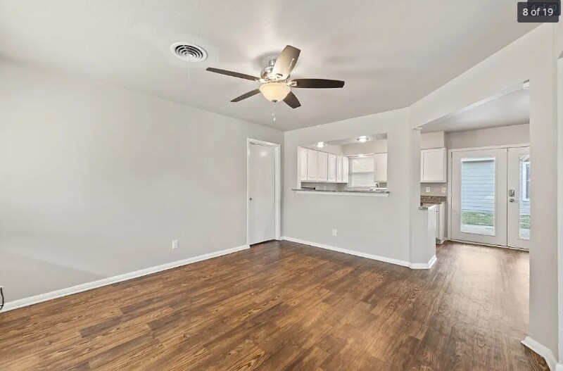 Building Photo - 2539 Hillsboro Ave