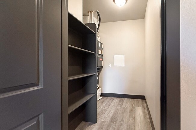 Building Photo - Beautiful 4-Bedroom House with Large Backy...