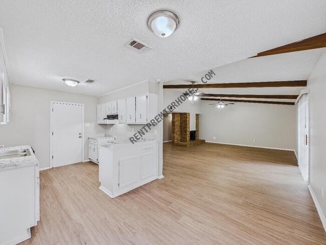 Building Photo - 25 Del Tara Dr